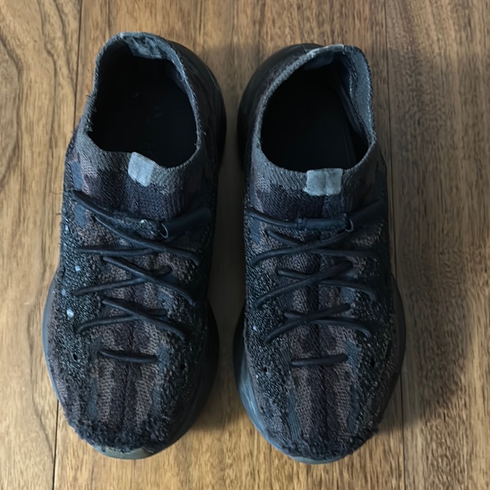 Yeezy kids sneakers size 13k